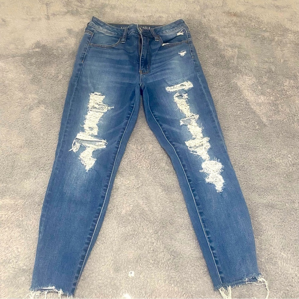 American Eagle 🦅 Outfitters Super Hi-Rise Jegging  Distressed Size 6 Short